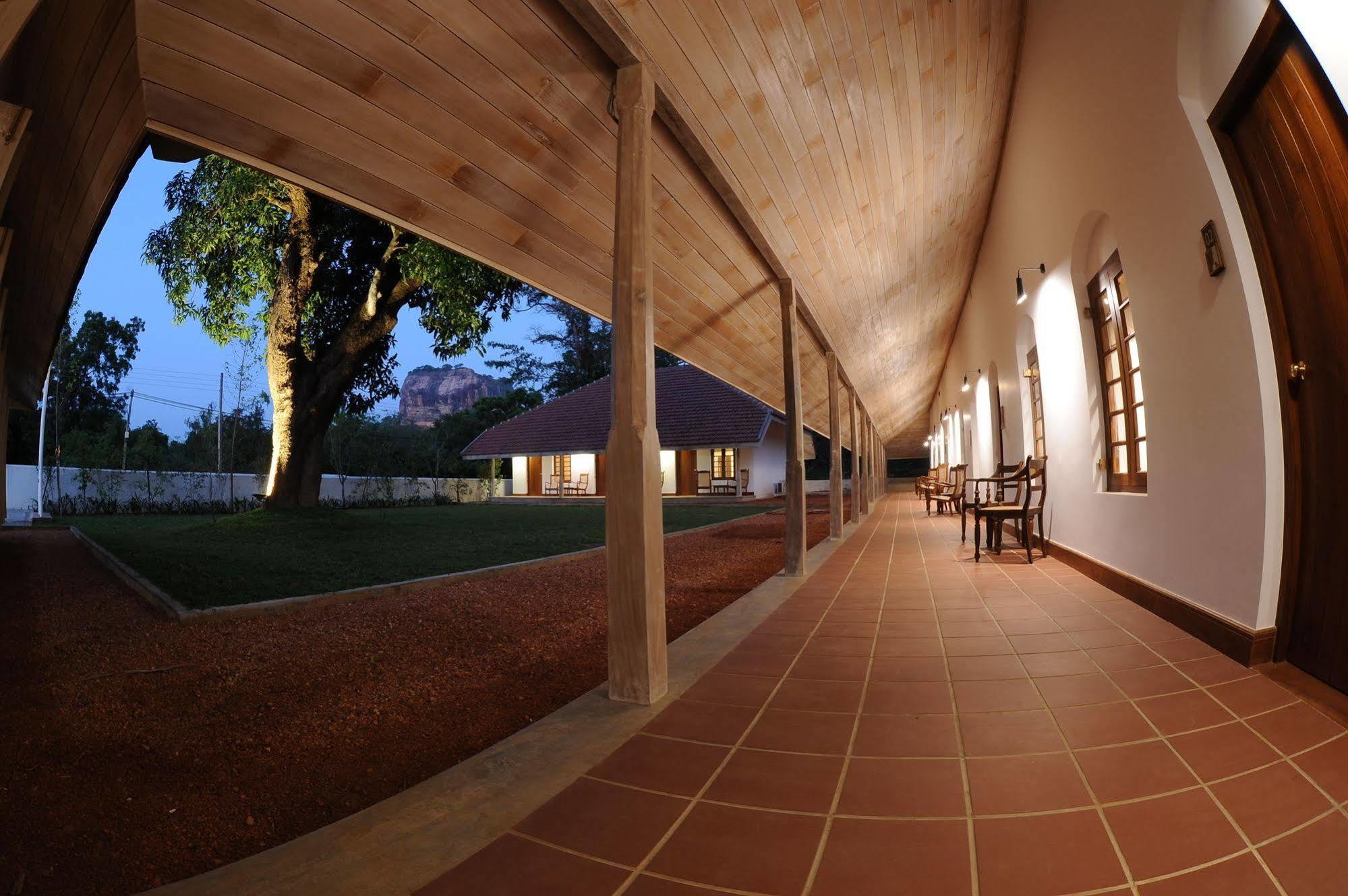 Ekho Sigiriya Hotell Exteriör bild