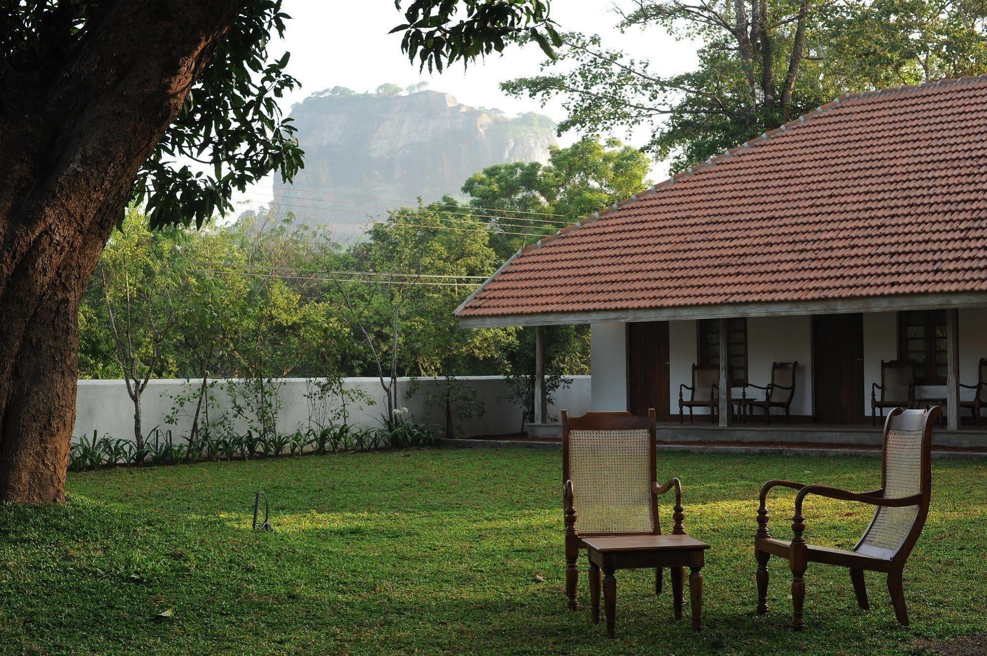 Ekho Sigiriya Hotell Exteriör bild