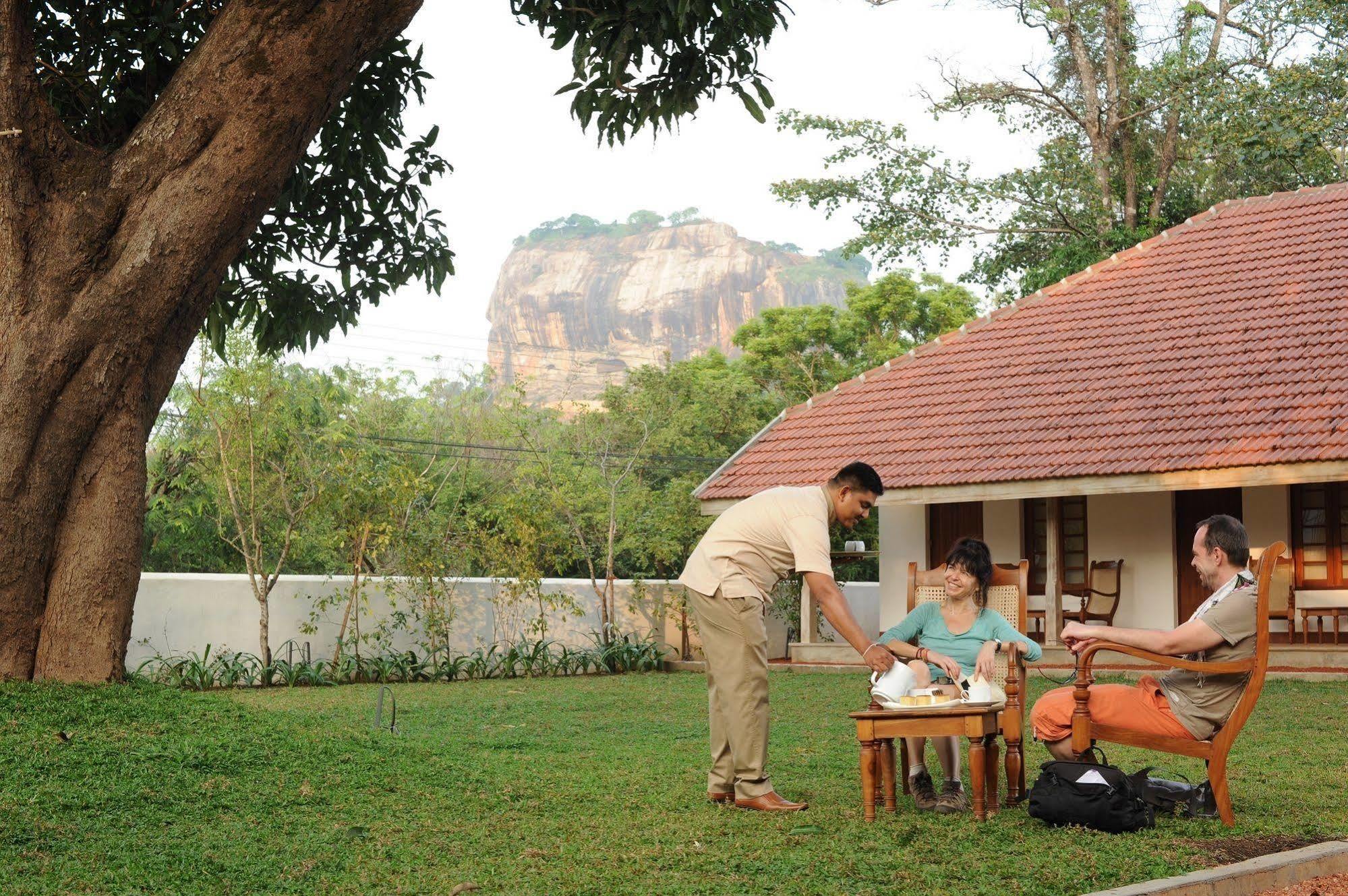 Ekho Sigiriya Hotell Exteriör bild